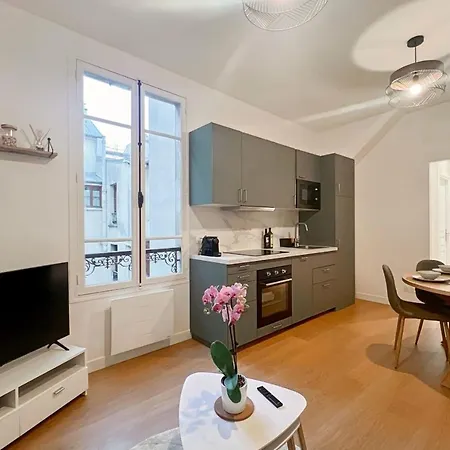 Luxurious And Charming In 12th 아파트 *