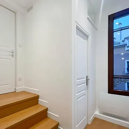Luxurious And Charming In 12th 아파트 파리