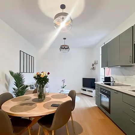 아파트 Luxurious And Charming In 12th