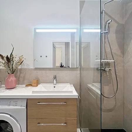 아파트 Luxurious And Charming In 12th *
